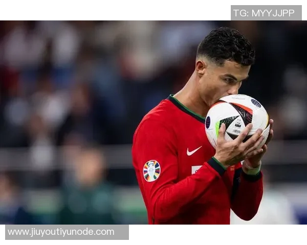 C罗点球失误遭凯莱赫神勇扑救葡萄牙错失良机