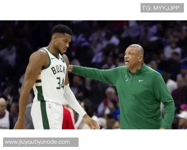 小里盛赞字母哥风度翩翩湖记调侃其在比赛用球管理上有所提升